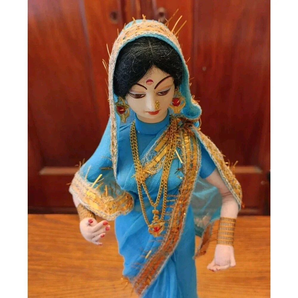 VTG Beautiful Details Handmade Indian Woman Saree Traditional Wearing Doll